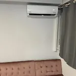 Jordans 13 شقة سالونيك