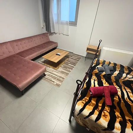Jordans 13 Apartment *